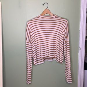 Long sleeve crop